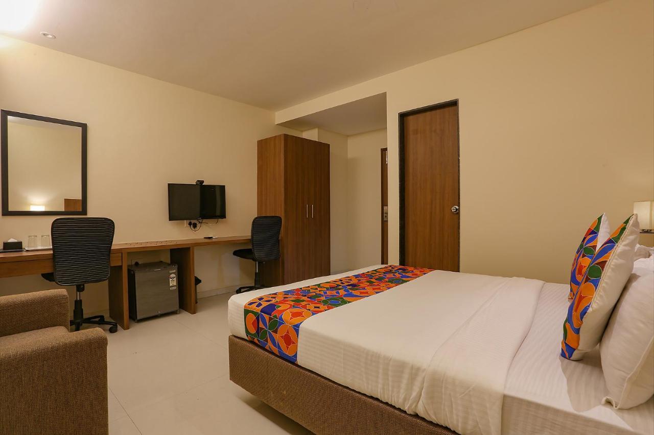 Fabhotel Royal International 孟买 外观 照片