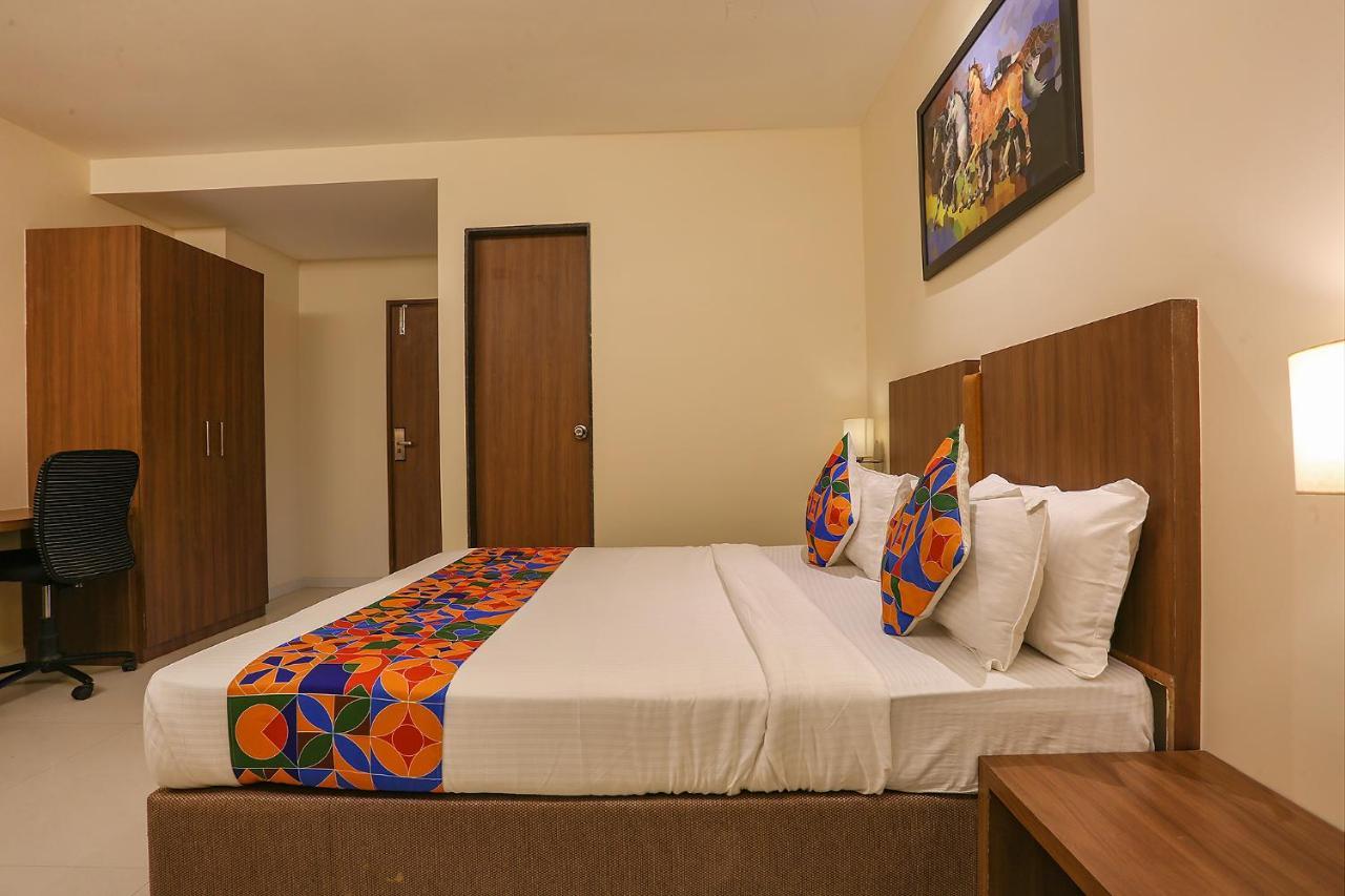 Fabhotel Royal International 孟买 外观 照片