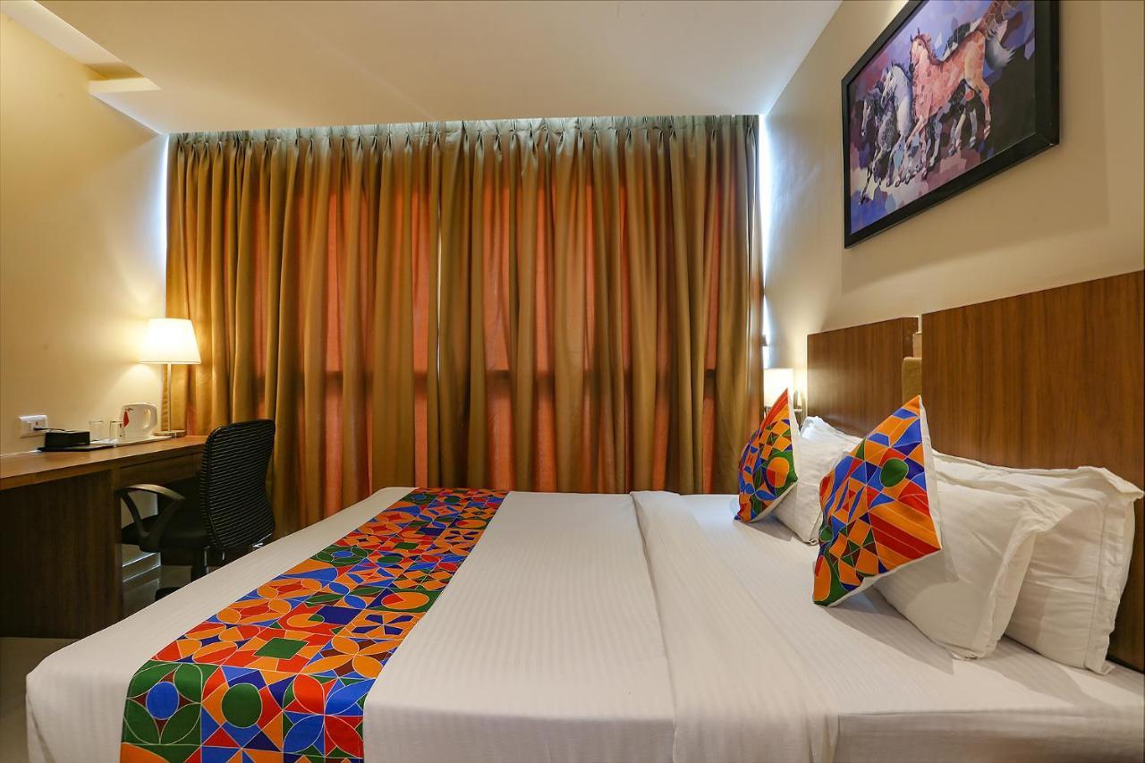 Fabhotel Royal International 孟买 外观 照片